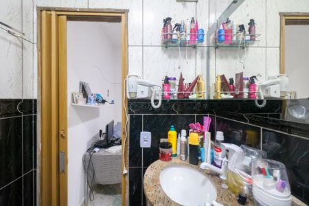 Casa à venda com 75m², 2 quartos e 1 vagaBanheiro da Suíte