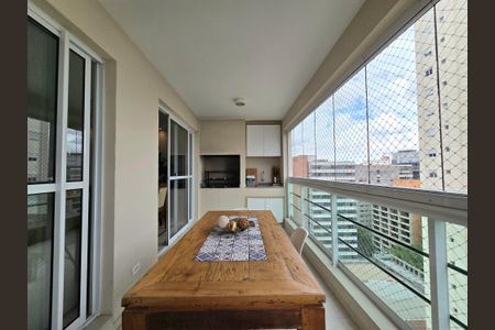 Apartamento à venda com 111m², 3 quartos e 2 vagasVaranda