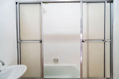 Banheiro de apartamento para alugar com 1 quarto, 55m² em Bela Vista, São Paulo