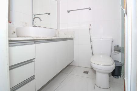 Apartamento para alugar com 64m², 2 quartos e 2 vagasBanheiro da Suíte