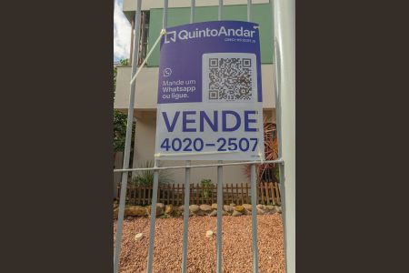 Casa à venda com 173m², 3 quartos e 2 vagas Casa à venda com 173m², 3 quartos e 2 vagasPlaquinha