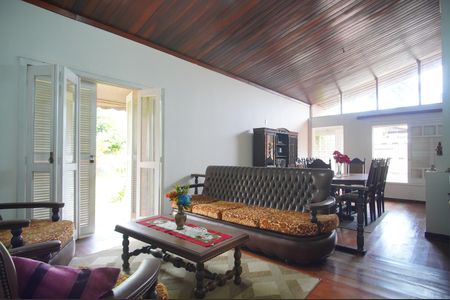 Casa à venda com 250m², 4 quartos e 3 vagasSala