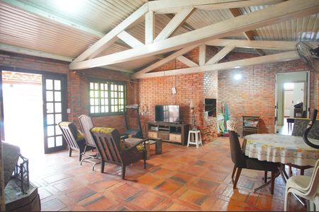 Casa à venda com 250m², 4 quartos e 3 vagasSala - Casa 2