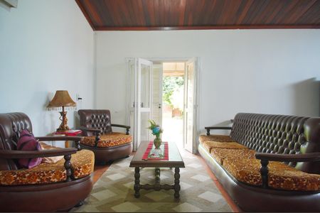 Casa à venda com 250m², 4 quartos e 3 vagasSala