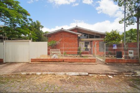 Casa à venda com 250m², 4 quartos e 3 vagasFachada