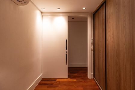 Apartamento à venda com 160m², 4 quartos e 3 vagas Apartamento à venda com 160m², 4 quartos e 3 vagasQuarto