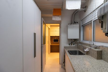 Apartamento à venda com 160m², 4 quartos e 3 vagas Apartamento à venda com 160m², 4 quartos e 3 vagasÁrea de Serviço