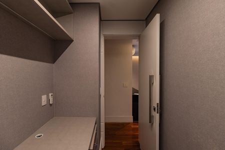 Apartamento à venda com 160m², 4 quartos e 3 vagas Apartamento à venda com 160m², 4 quartos e 3 vagasEscritório