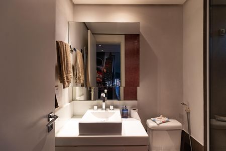 Apartamento à venda com 160m², 4 quartos e 3 vagas Apartamento à venda com 160m², 4 quartos e 3 vagasBanheiro da Suíte 2