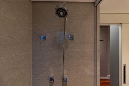 Apartamento à venda com 160m², 4 quartos e 3 vagas Apartamento à venda com 160m², 4 quartos e 3 vagasBanheiro da Suíte 3