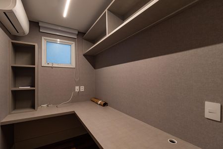 Apartamento à venda com 160m², 4 quartos e 3 vagas Apartamento à venda com 160m², 4 quartos e 3 vagasEscritório