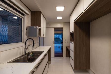 Apartamento à venda com 160m², 4 quartos e 3 vagas Apartamento à venda com 160m², 4 quartos e 3 vagasCozinha