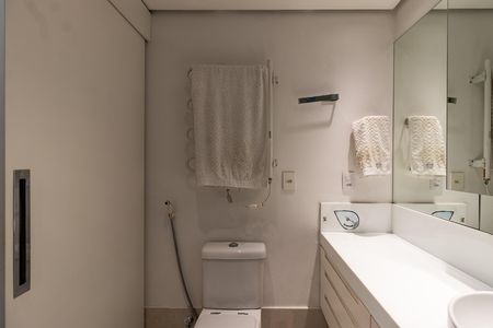 Apartamento à venda com 160m², 4 quartos e 3 vagas Apartamento à venda com 160m², 4 quartos e 3 vagasBanheiro da Suíte 3