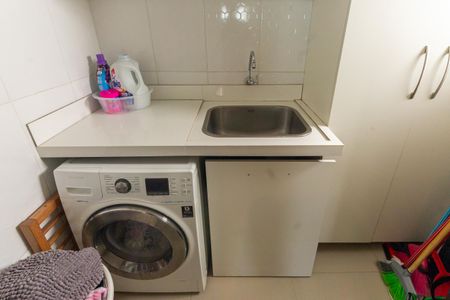 Casa de condomínio à venda com 167m², 3 quartos e 2 vagasÁrea de Serviço