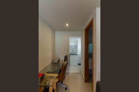 Casa de condomínio à venda com 167m², 3 quartos e 2 vagasSuíte 3