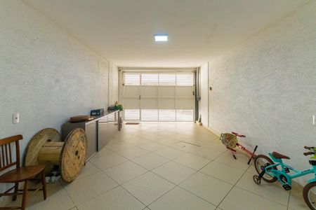 Casa de condomínio à venda com 167m², 3 quartos e 2 vagasGaragem
