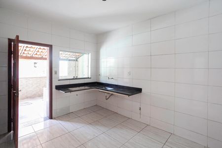 Casa para alugar com 360m², 4 quartos e 2 vagas Casa para alugar com 360m², 4 quartos e 2 vagasCozinha