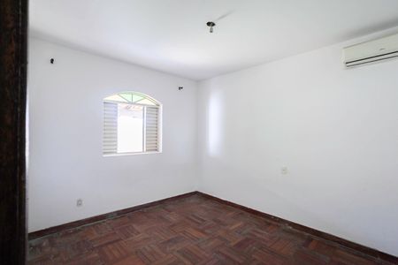 Casa para alugar com 360m², 4 quartos e 2 vagas Casa para alugar com 360m², 4 quartos e 2 vagasSuíte