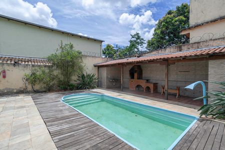 Casa para alugar com 360m², 4 quartos e 2 vagas Casa para alugar com 360m², 4 quartos e 2 vagasQuintal