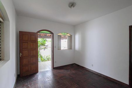 Sala de casa para alugar com 4 quartos, 360m² em São Benedito, Belo Horizonte