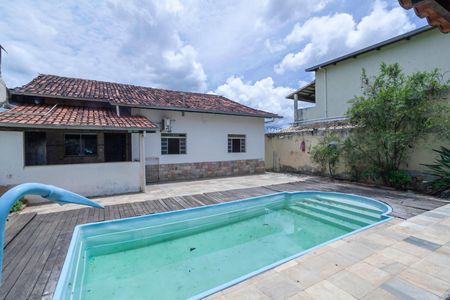 Casa para alugar com 360m², 4 quartos e 2 vagas Casa para alugar com 360m², 4 quartos e 2 vagasQuintal