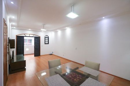 Casa à venda com 180m², 3 quartos e 3 vagasSala