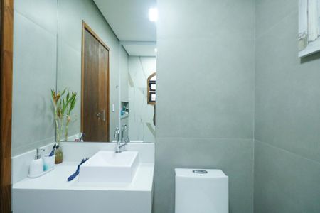 Casa à venda com 180m², 3 quartos e 3 vagasBanheiro da Suíte