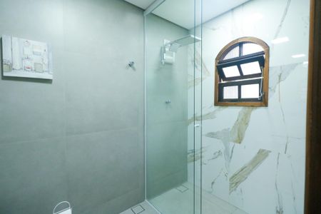 Casa à venda com 180m², 3 quartos e 3 vagasBanheiro da Suíte