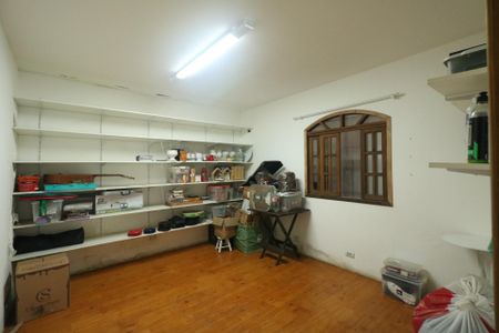 Casa à venda com 180m², 3 quartos e 3 vagasQuarto de Serviço