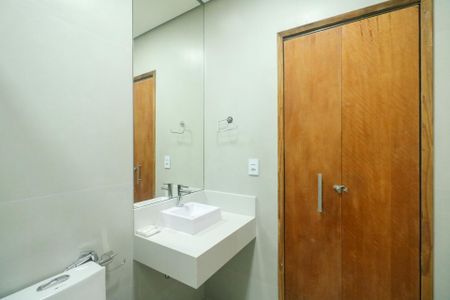 Casa à venda com 180m², 3 quartos e 3 vagasBanheiro Social