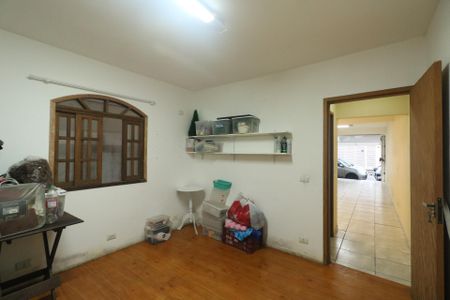 Casa à venda com 180m², 3 quartos e 3 vagasQuarto de Serviço