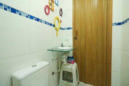 Casa à venda com 180m², 3 quartos e 3 vagasBanheiro de Serviço