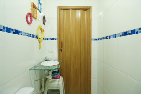 Casa à venda com 180m², 3 quartos e 3 vagasBanheiro de Serviço