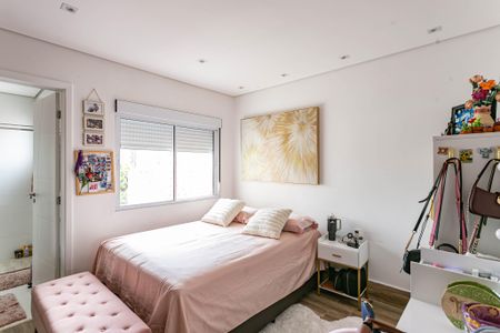Casa à venda com 240m², 4 quartos e 2 vagasSuite