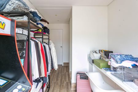 Casa à venda com 240m², 4 quartos e 2 vagasCloset