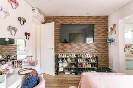 Casa à venda com 240m², 4 quartos e 2 vagasSuite