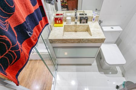 Casa à venda com 240m², 4 quartos e 2 vagasBanheiro