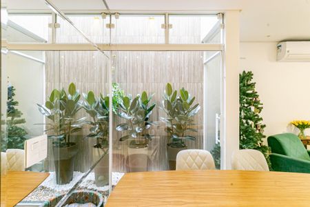 Sala de casa à venda com 4 quartos, 240m² em Bosque da Saúde, São Paulo