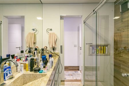 Casa à venda com 240m², 4 quartos e 2 vagasBanheiro