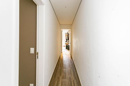 Casa à venda com 240m², 4 quartos e 2 vagasCorredor