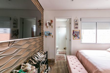 Casa à venda com 240m², 4 quartos e 2 vagasSuite