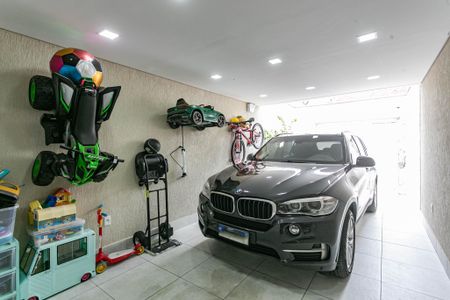 Garagem de casa à venda com 4 quartos, 240m² em Bosque da Saúde, São Paulo