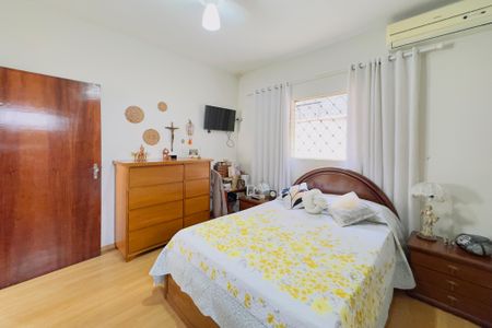 Casa para alugar com 160m², 3 quartos e 3 vagasSuíte