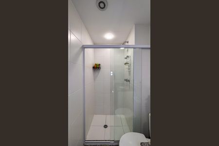 Banheiro da Suíte de apartamento para alugar com 1 quarto, 33m² em Santo Amaro, São Paulo