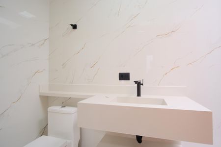 Casa à venda com 160m², 3 quartos e 3 vagasBanheiro da Suíte 3