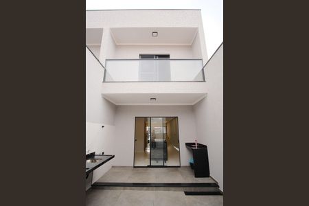 Casa à venda com 160m², 3 quartos e 3 vagasVista do fundo da casa