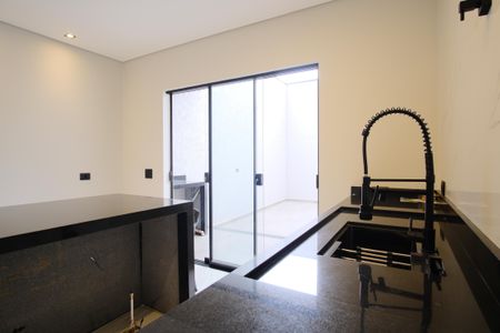 Cozinha de casa à venda com 3 quartos, 160m² em Vila Carrão, São Paulo