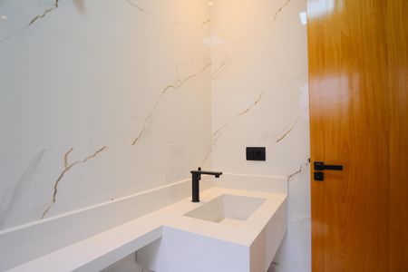 Casa à venda com 160m², 3 quartos e 3 vagasBanheiro da Suíte 2