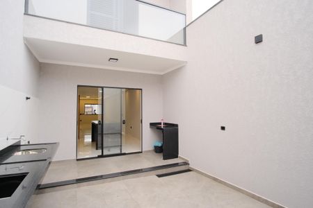 Casa à venda com 160m², 3 quartos e 3 vagasQuintal, Área Gourmet e Área de Serviço