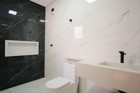 Casa à venda com 160m², 3 quartos e 3 vagasBanheiro da Suíte 1